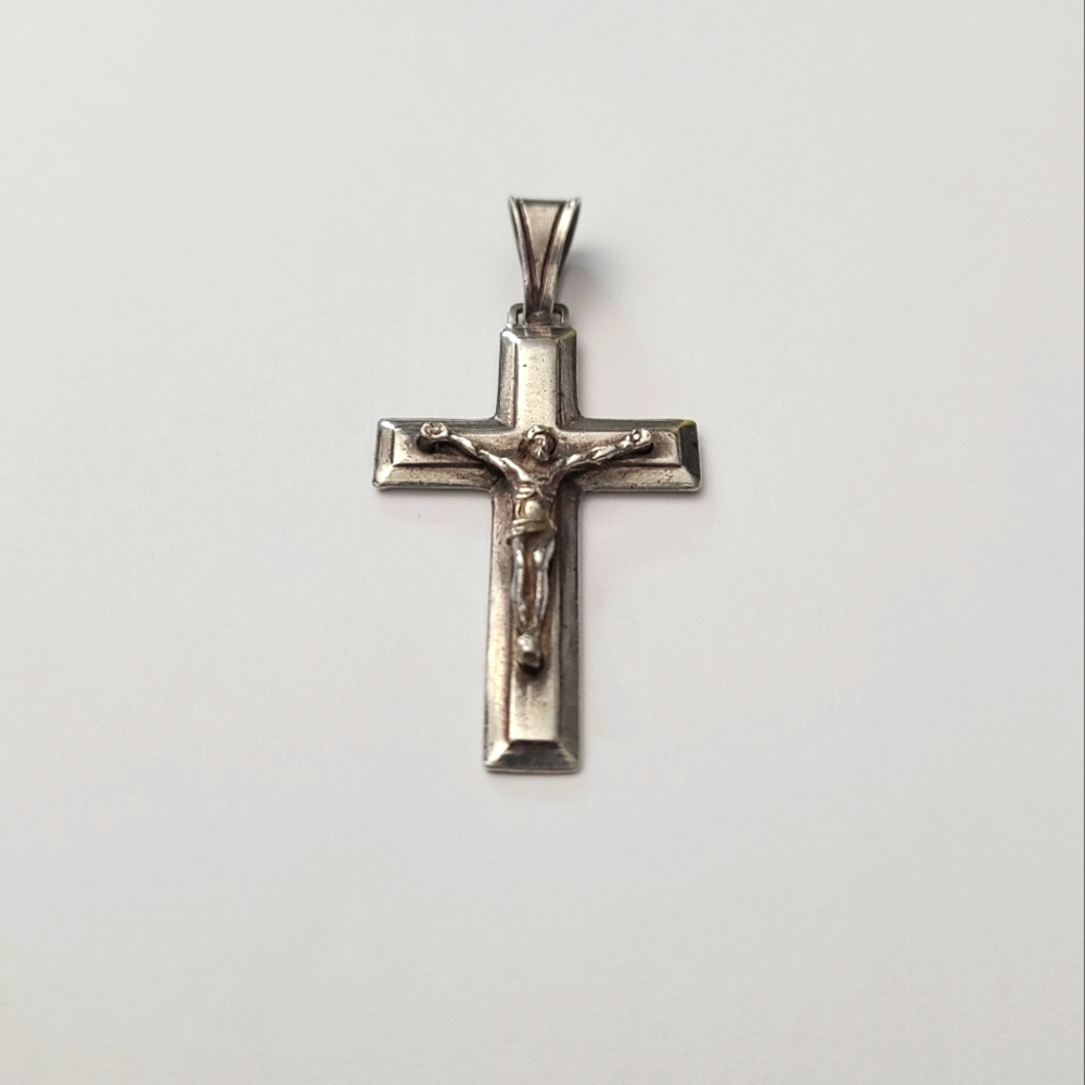 Vintage Sterling Silver Crucifix Pendant
